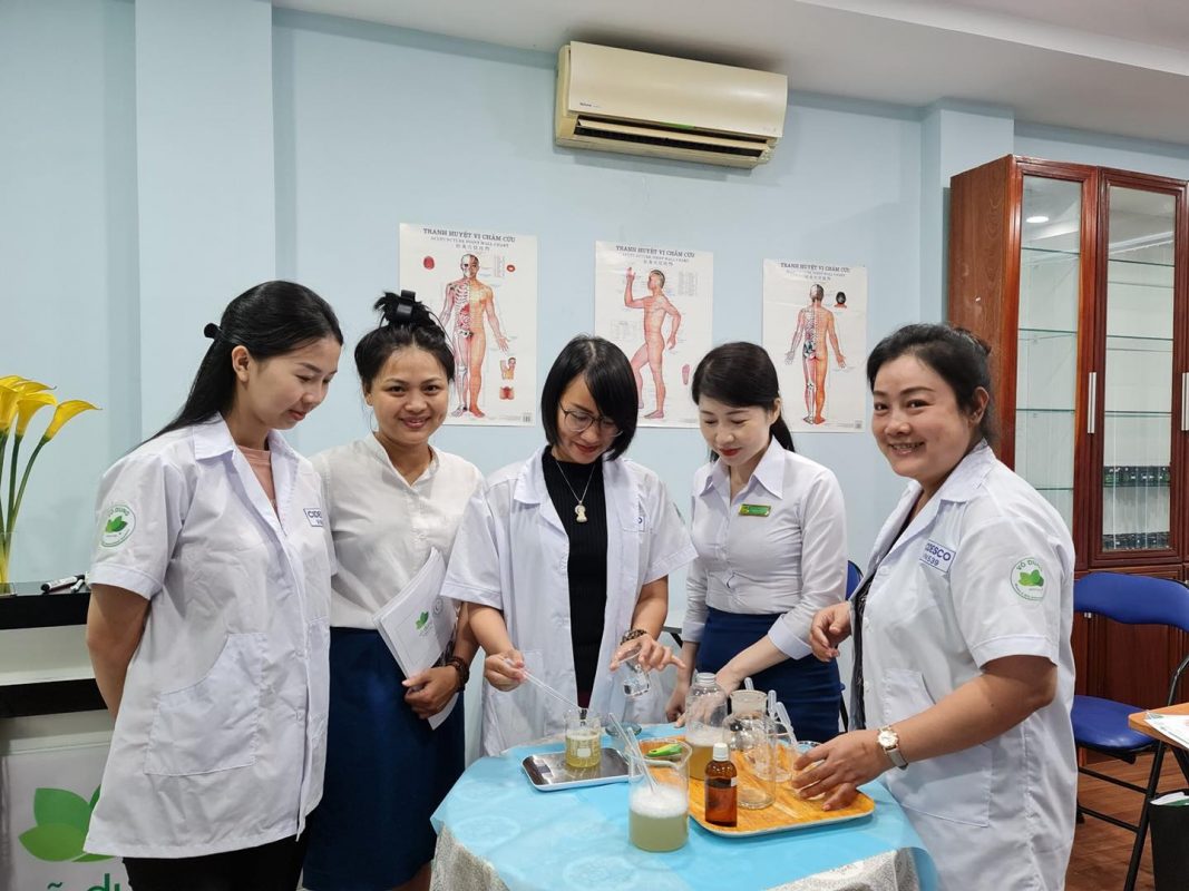 trung tam day nghe spa 2