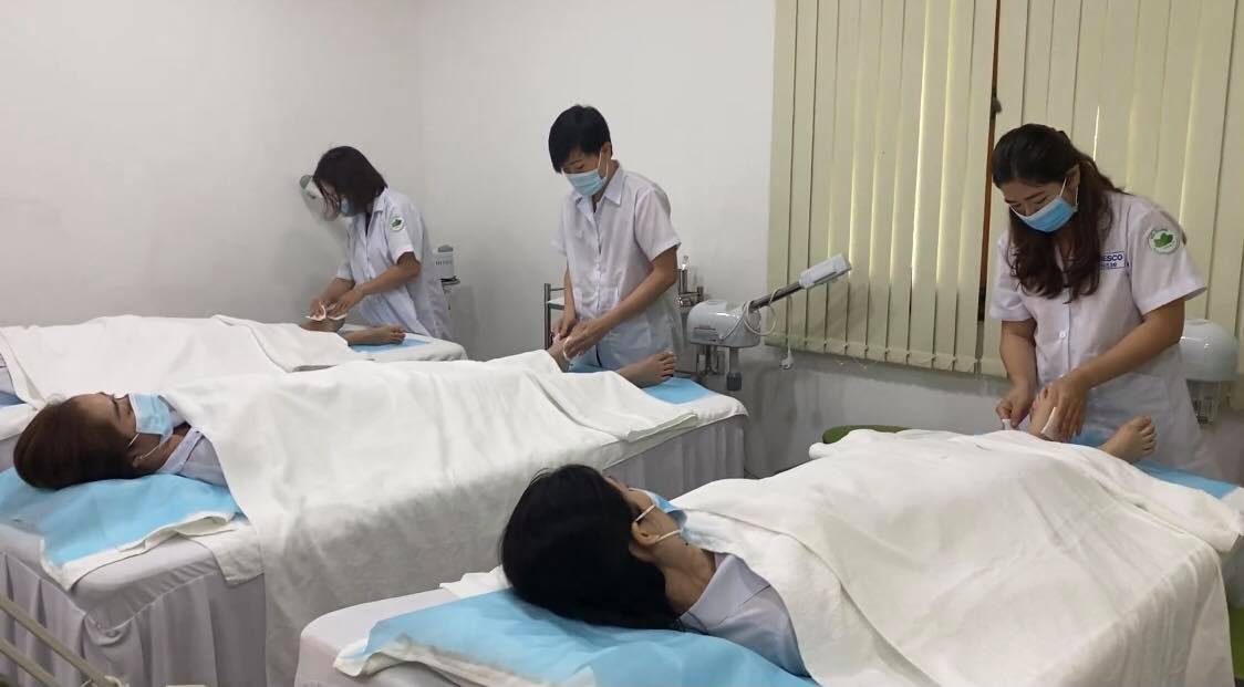 trung tam day nghe spa